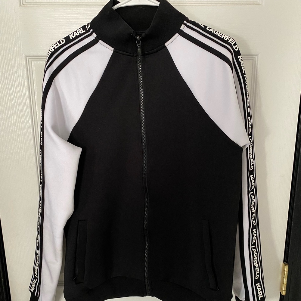 Karl Lagerfield sports zip up
